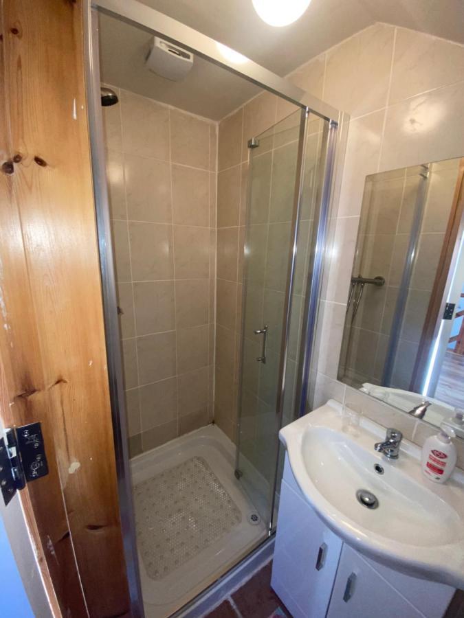 Villa Connemara Chalet à Galway Extérieur photo